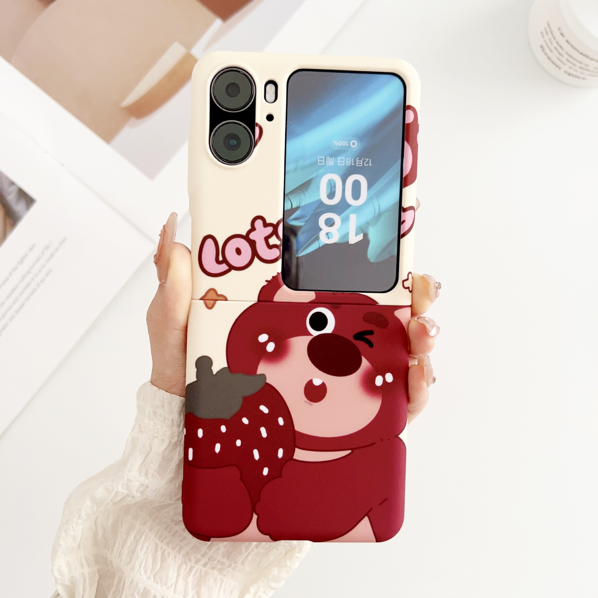 适用OPPO Find N2 Flip手机壳折叠屏 草莓维尼熊卡通手腕带保护套