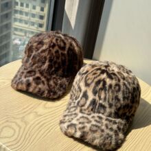 韩版豹纹鸭舌帽子女秋冬季保暖百搭时尚棒球帽子潮显脸小毛绒帽子