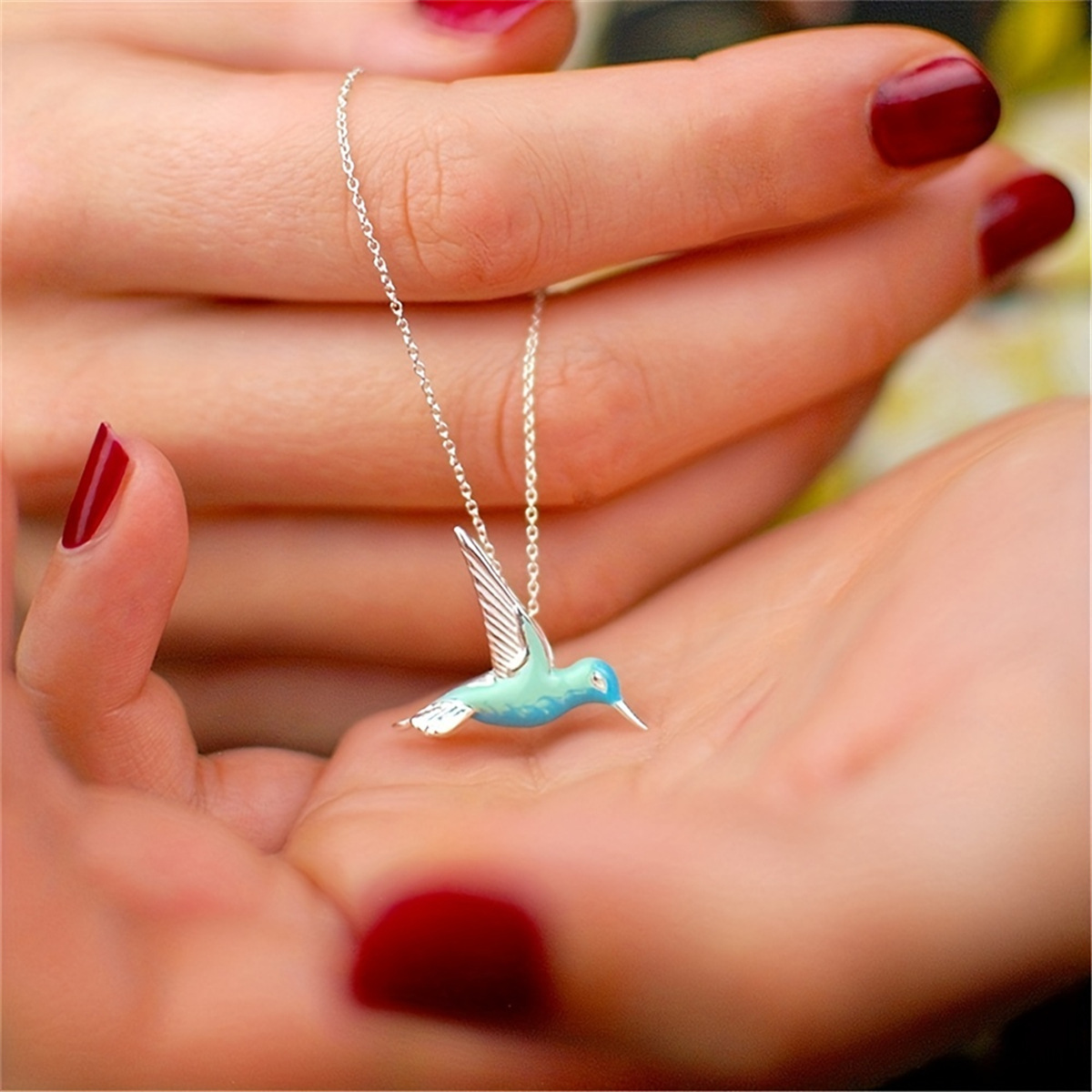 Collar con colgante de colibrí en plata joya de animales_voghion.com