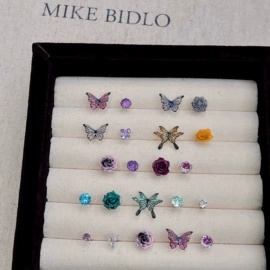 项链;耳环;戒指