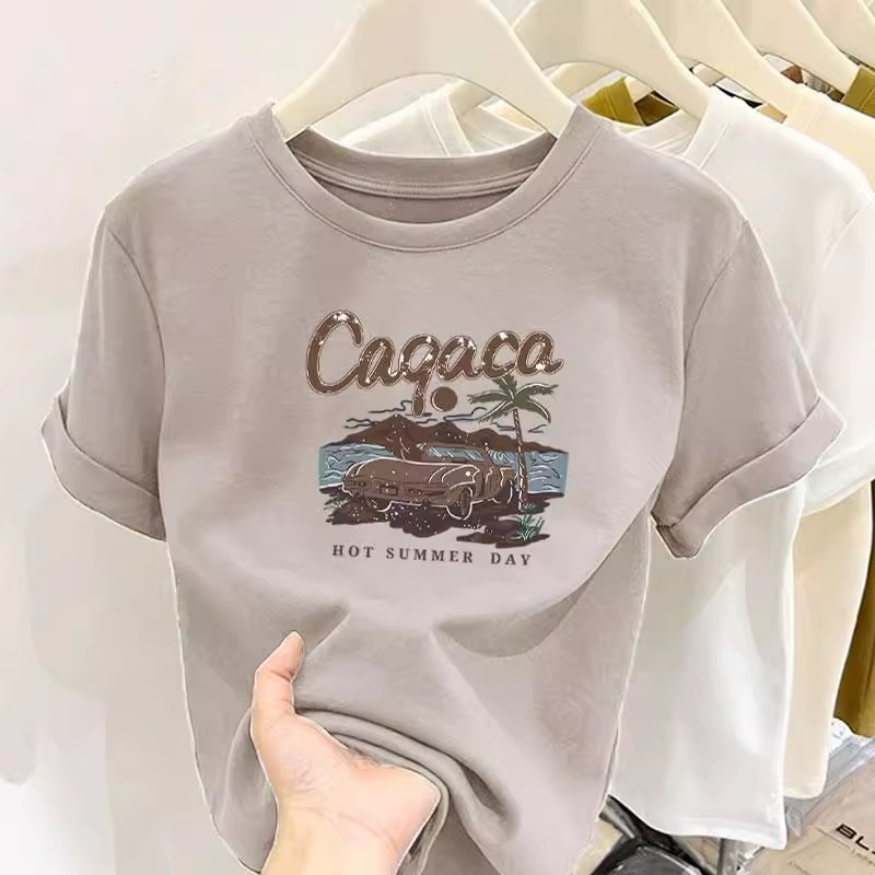 Áo thun nữ cổ tròn in hình cây dừa, chất cotton mềm mại, form suông thoải mái — Màu đen chi tiết 3