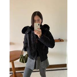 女式衬衫;休闲裤;女式T恤