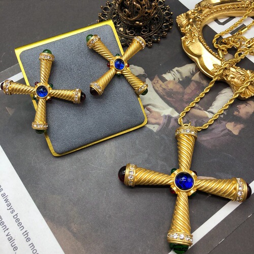 Western Medieval real gold-plated medium-length necklace and earrings inlaid with gemstones, diamonds and glass cross necklace and earrings set