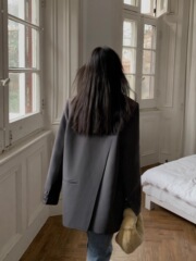 灰色西装外套女秋款2025新款高级感炸街设计感小众今年流行黑西服