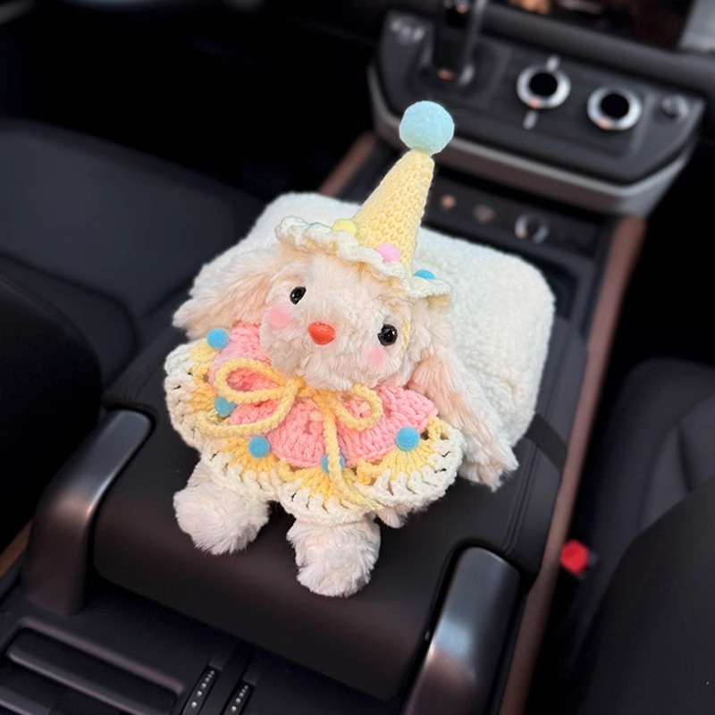 Caja de apoyabrazos de coche de conejo creativo caja de pañuelos de papel de dibujo almacenamiento en coche 2024 nuevo sentido muñeca de coche felpa femenina image 2