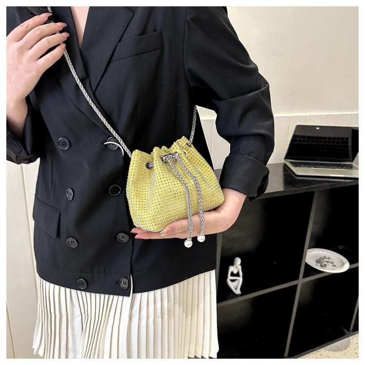 Minimalist Women's Bucket Bag With Diamond Details Single Shoulder_voghion.com