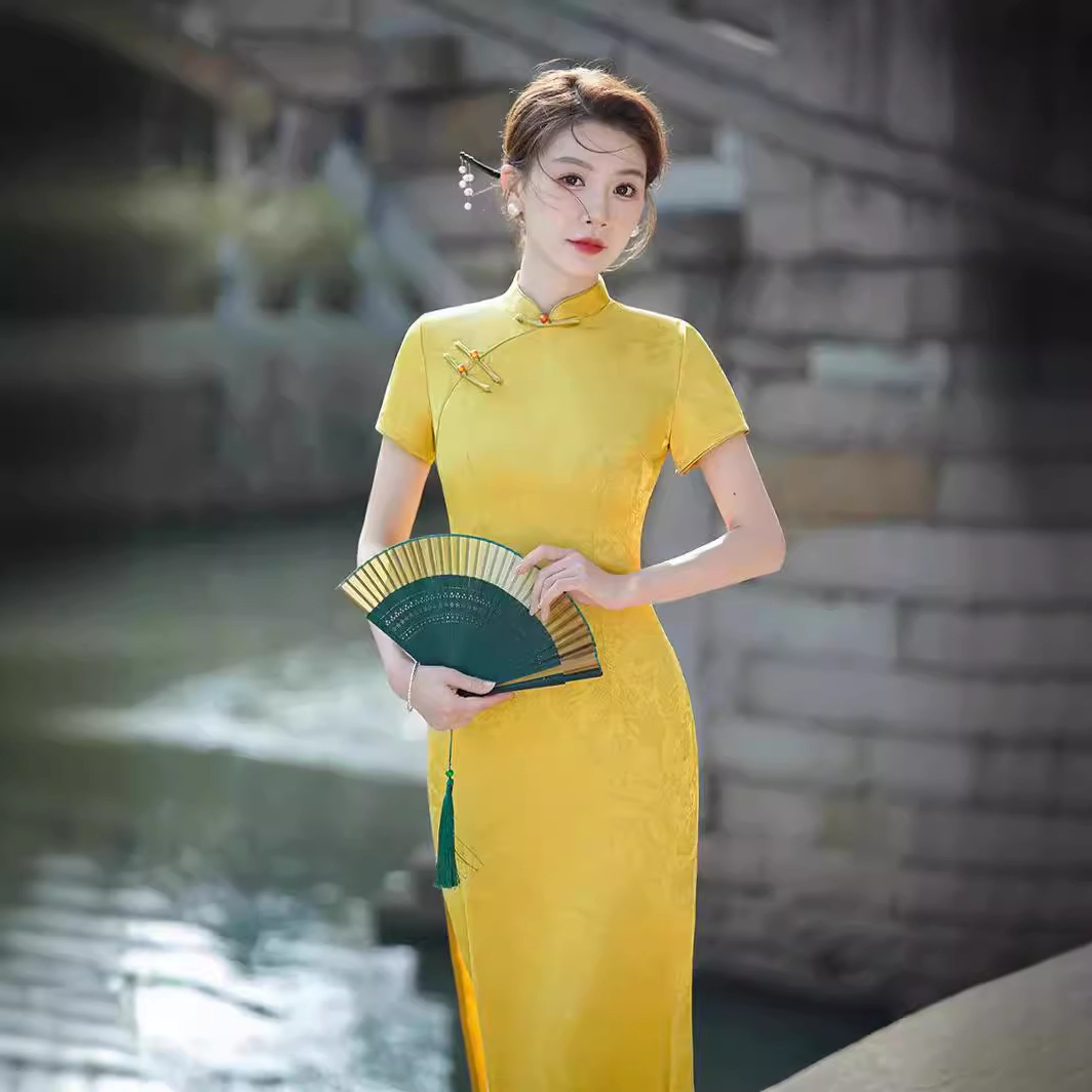 Yellow summer retro cheongsam