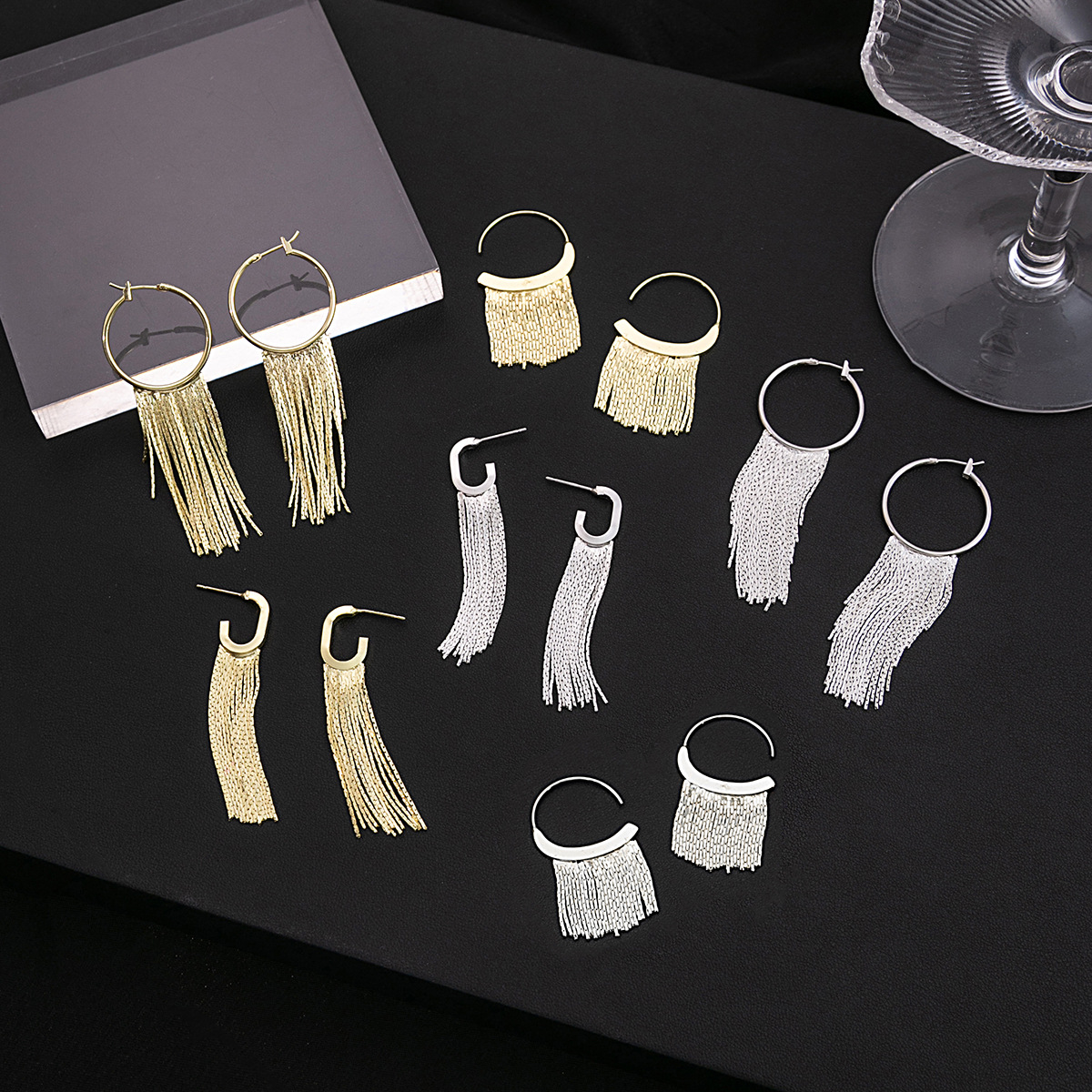 1 Pair Simple Style C Shape Tassel Plating Copper Drop Earrings display picture 1