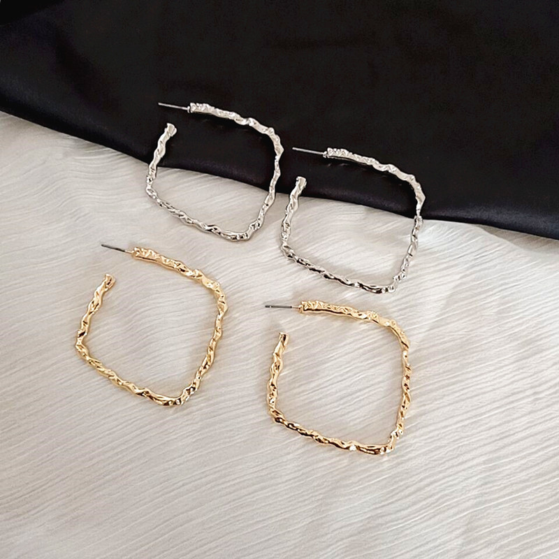 1 Pair Retro Square Alloy Women's Earrings display picture 4