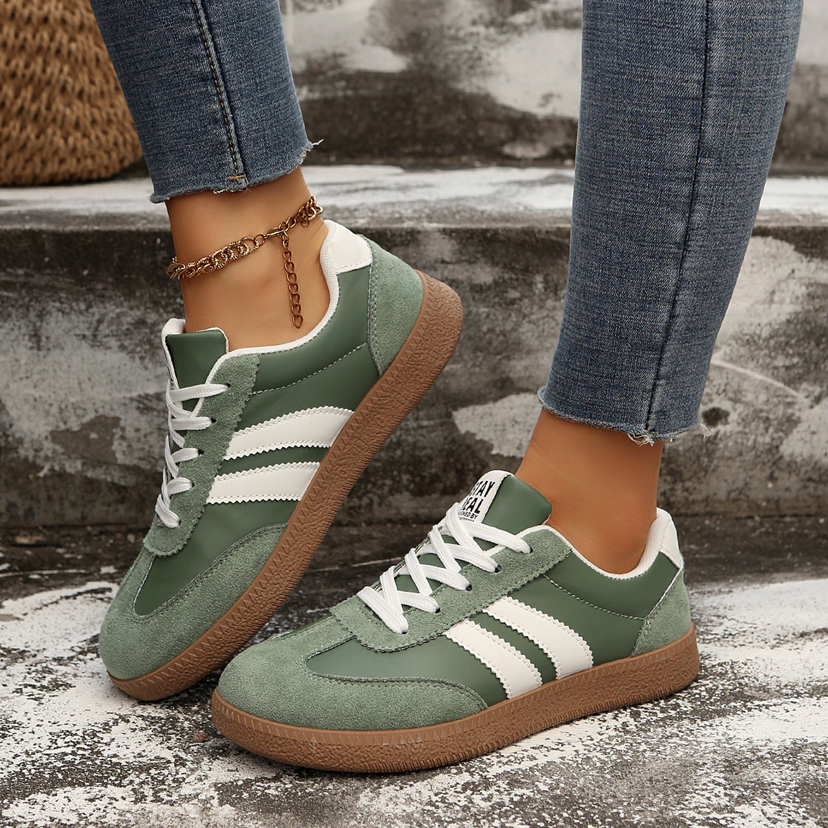 2026 primavera y otoño nuevos zapatos deportivos casuales para mujeres transfronterizos de tamaño grande retro zapatos de entrenamiento alemán zapatos de skate para mujeres transfronterizos europeos y estadounidenses