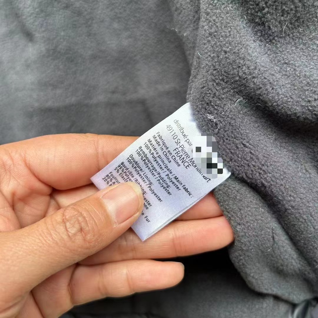Ropa de los niños individuales de algodón acolchado Abrigo acolchado de algodón 23 nuevos niños y niñas invierno chaqueta acolchada de algodón acolchado con capucha de manga larga de algodón acolchado abrigo de manga larga