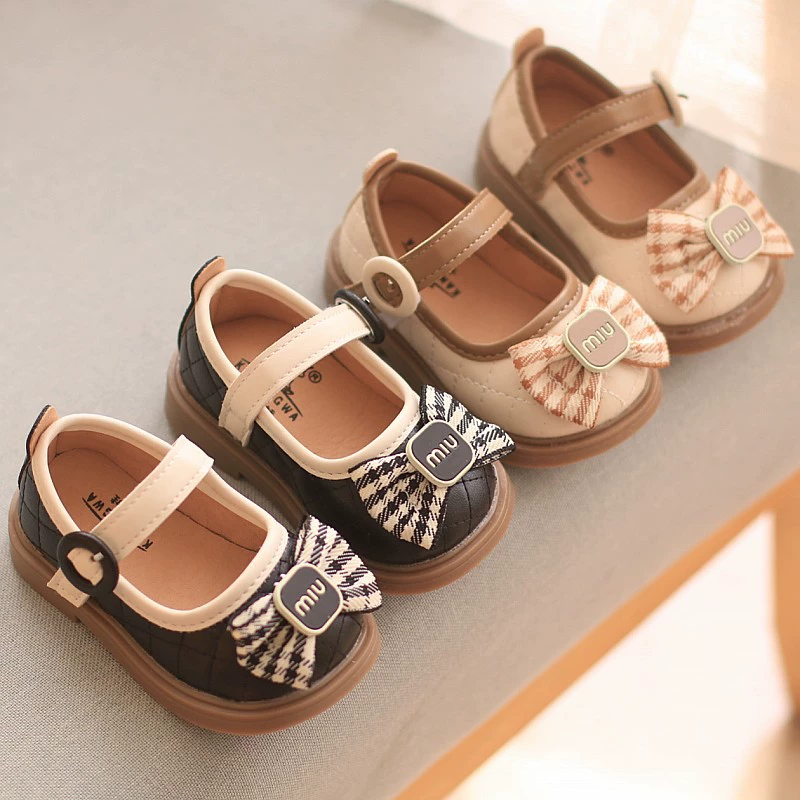 Обувь принцессы для маленьких девочек От 1 до 3 лет 2 Осень в Корейском стиле модная кожаная обувь для девочек с бантом с мягкой подошвой Нескользящая обувь для малышей