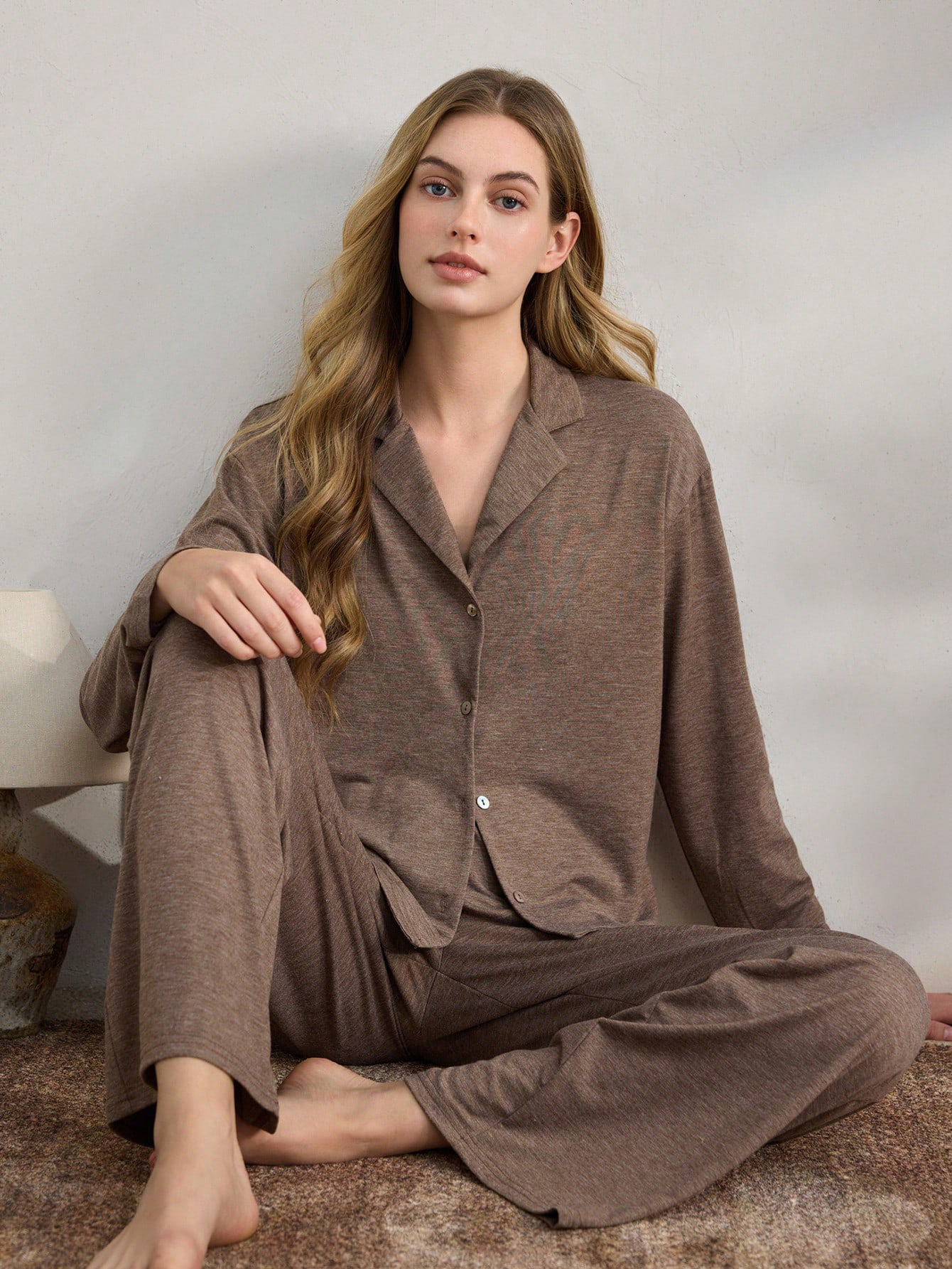 Pijamas de otoño y invierno transfronterizos europeos y estadounidenses, camisetas casuales de moda, pantalones largos de mangas largas, ropa de hogar suelta de dos piezas