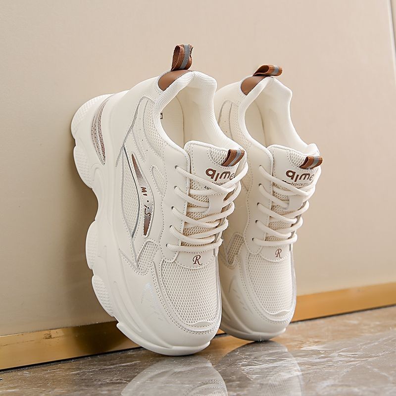 Aumentar la altura de la malla, zapatos de papá, zapatos de mujer pequeños, primavera de 2026 nuevos zapatos deportivos, zapatos de malla transpirables, zapatos blancos