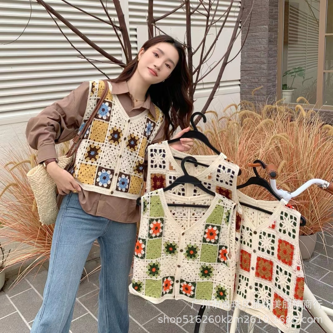 New Vintage Crochet Hollow V-neck Sleeveless Vest Women's Niche Spring and Summer Outer Wear Short Stacked Knitted Vest