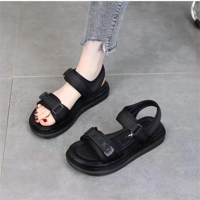 Sandalias deportivas para mujeres 2026 verano nuevo tipo explosivo muffin zapatos de suela gruesa zapatos de playa rojos de estudiantes