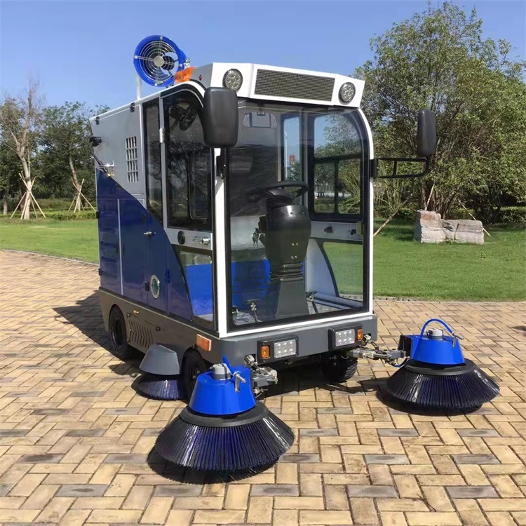 成德 驾驶式电动扫地车 扫路机 城市街道扫地车
