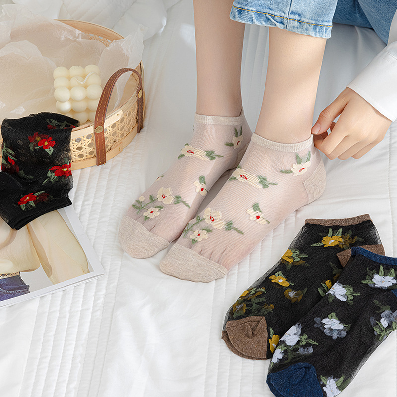 Spring and summer new boat Socks ladies Japanese card silk flower boat socks breathable glass silk boat Socks wholesale
