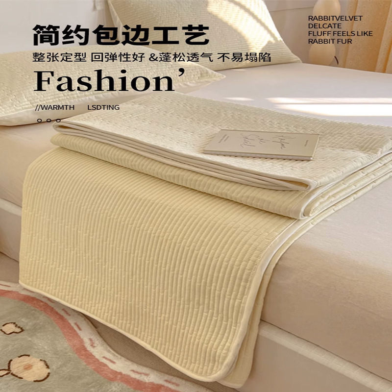 Juego de tres piezas con cubierta de cama de algodón Clase A 2025 nuevas sábanas de dormitorio acolchadas de tatami de algodón universal de cuatro estaciones