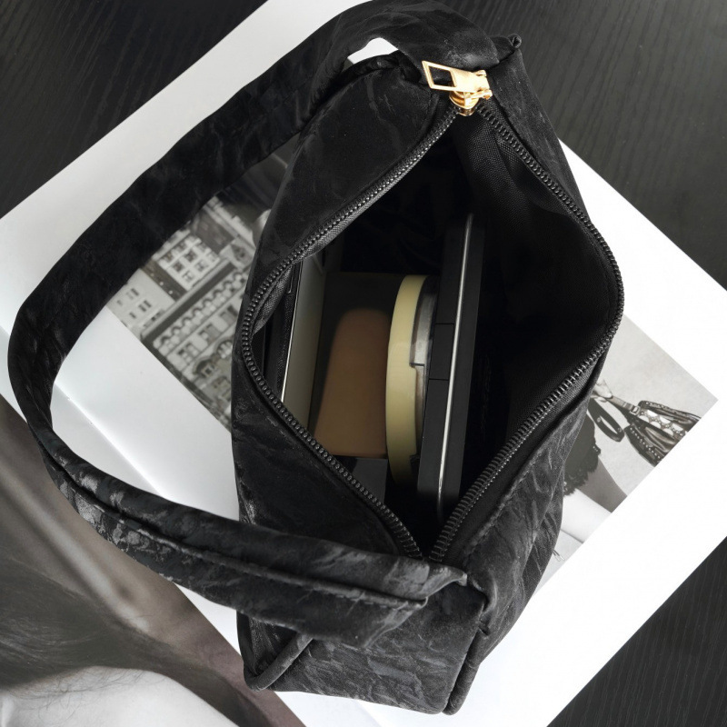Bolsa de mariposa para mujeres 2025 verano nuevo estilo diario simple con casualidad de color sólido de hombro plegado en la parte inferior de la camisa
