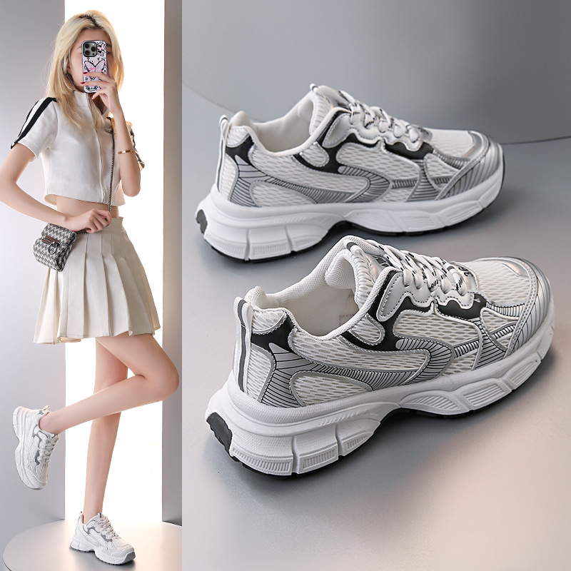 Zapatos respirables de malla de alta calidad para padres 2024 primavera y otoño zapatos deportivos ligeros con suela gruesa zapatos casuales plateados