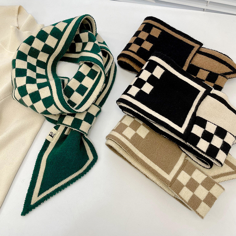 Nuevo tipo de bufandas cruzadas coreanas de otoño y invierno de ajedrez de punto de cuadros perezosos perforación bufandas de cuello