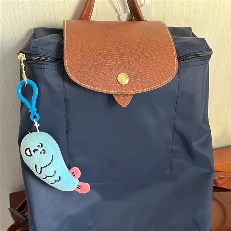 Classic navy blue shoulders