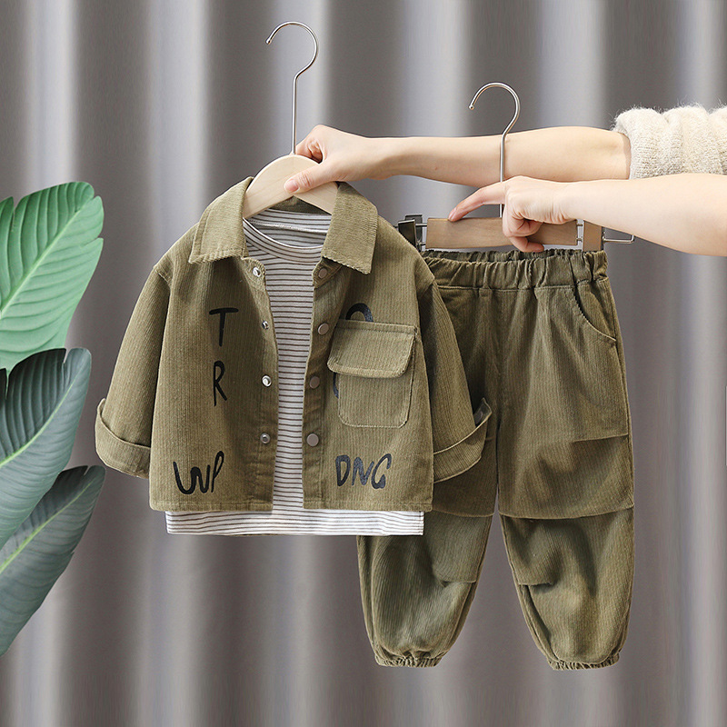 5860 Traje de otoño para niños 2025 Nuevo estilo Camisa de manga larga de primavera y otoño para niños Traje de tres piezas de pana para niños