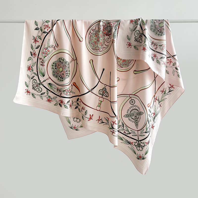 Toalla cuadrada impresa de nicho de estilo étnico de tendencia creativa, foto de fotografía de mujer de primavera y verano con bufanda fina de sarga