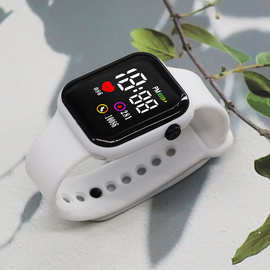 厂家直销跨境爆款 方块爱心形LED电子表生活防水手表现货批发