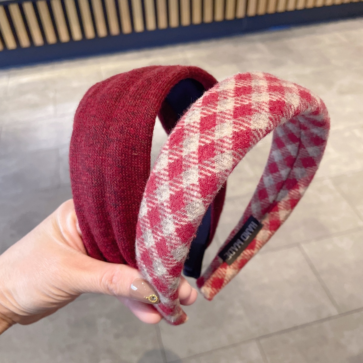 Red Plaid Woolen High-crown Headband, Clip, Hair Tie, High-end Versatile Fabric Wide-brimmed Headband For Going Out_voghion.com