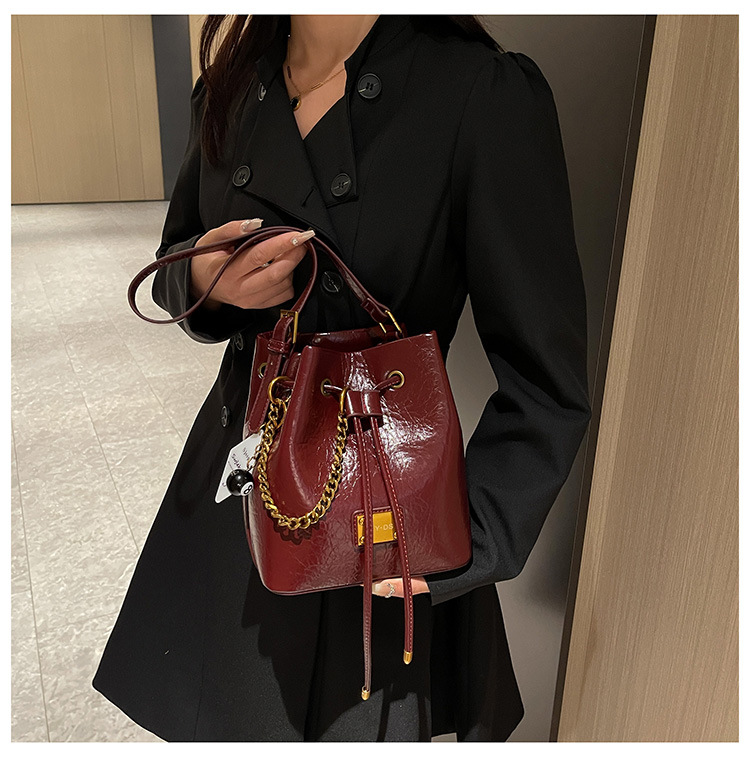 792g Weight Polyester Lining Material Sewing Thread Fashion Element String Closure Type Single Shoulder Strap Strap Type Bucket Bag Bags Type Casual, Street, Shopping Occasion Pu Leather Material Solid Color Pattern All Seasons Season Women's Gender Streetwear Style Bucket Shape Medium Size Women's Medium Pu Leather Solid Color Streetwear Sewing Thread Bucket String Bucket Bag 19