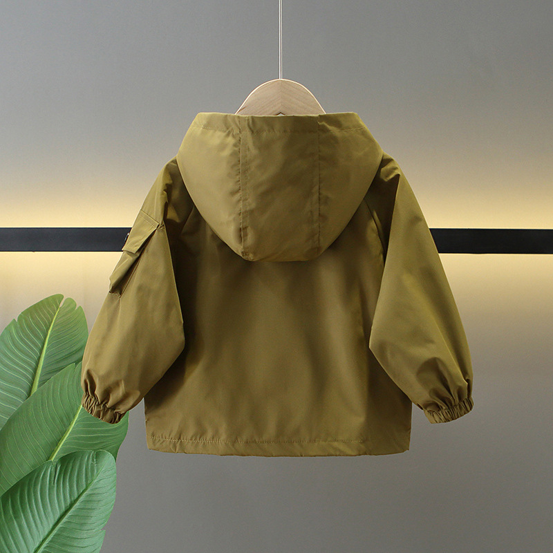 7766 chaquetas de herramientas de primavera para niños 2025 nueva ropa con capucha fresca de moda para niños camisa con cremallera estilo occidental gabardina