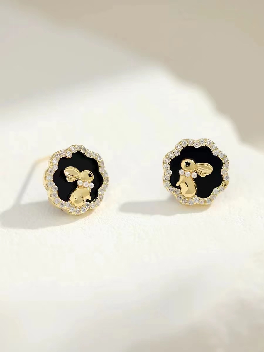 0af7652d5f376a457956336d348ff9