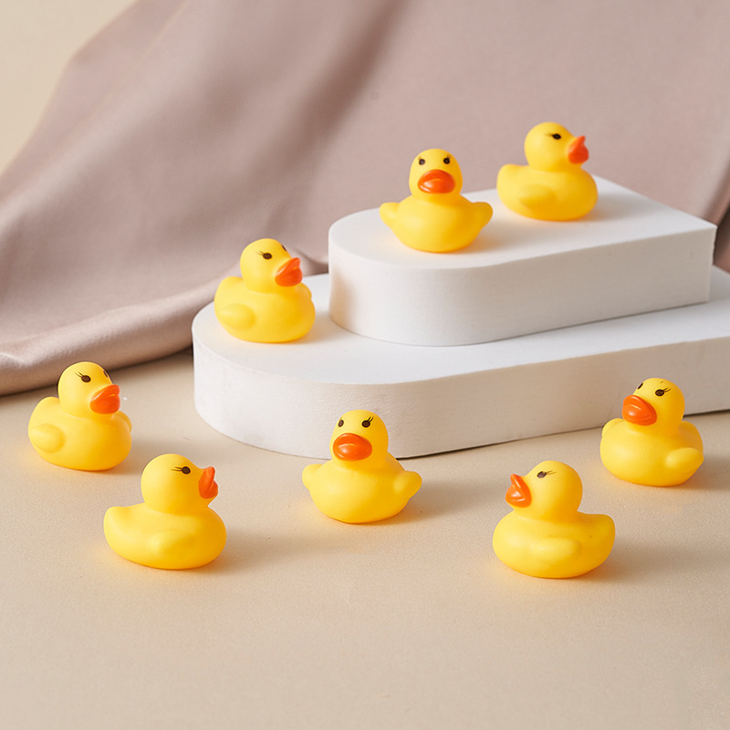 Wholesale Vinyl Pinch and Screaming Little Duck Bathing and Playing in the Water Little Yellow Duck Toys Milk Tea Shop Small Gifts Educational Toys