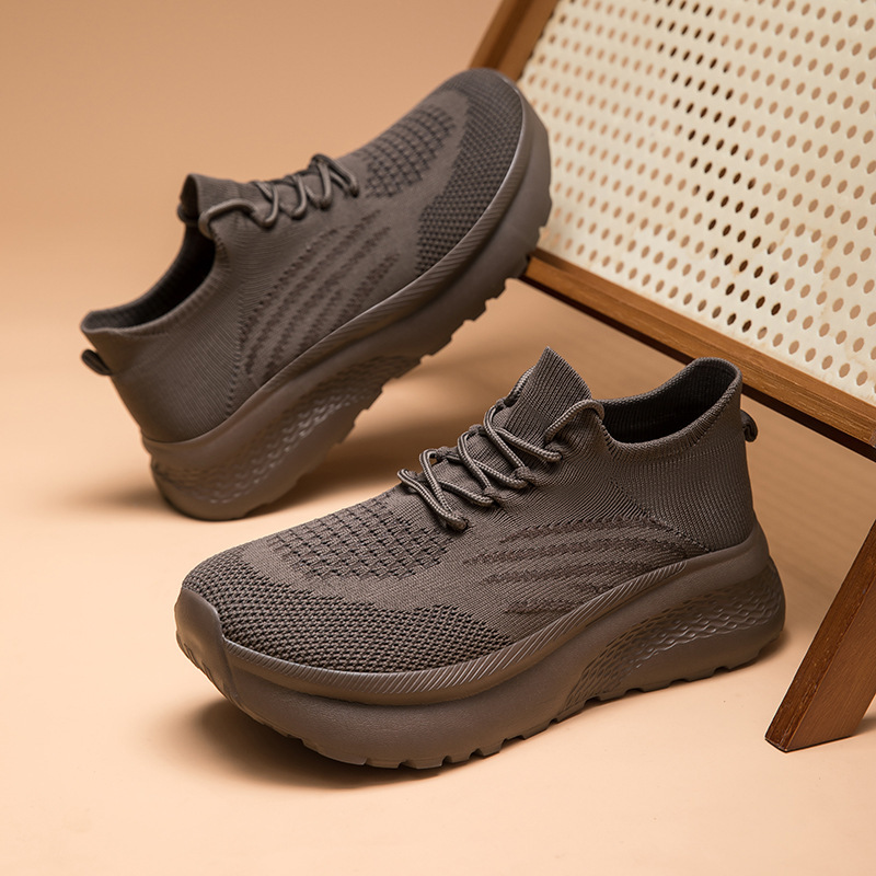 Couple's Style Summer Widened and Enlarged Men's Shoes, Breathable Fly-Knit Casual Socks, Lightweight Soft-Soled Travel Shoes