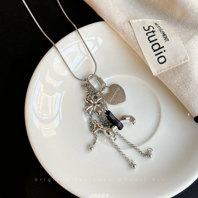 韓国ブロガーと同じスタイルのラブパピータッセルネックレス、女性用ニッチデザインロングアクセサリー、ユニークな鎖骨チェーン|undefined