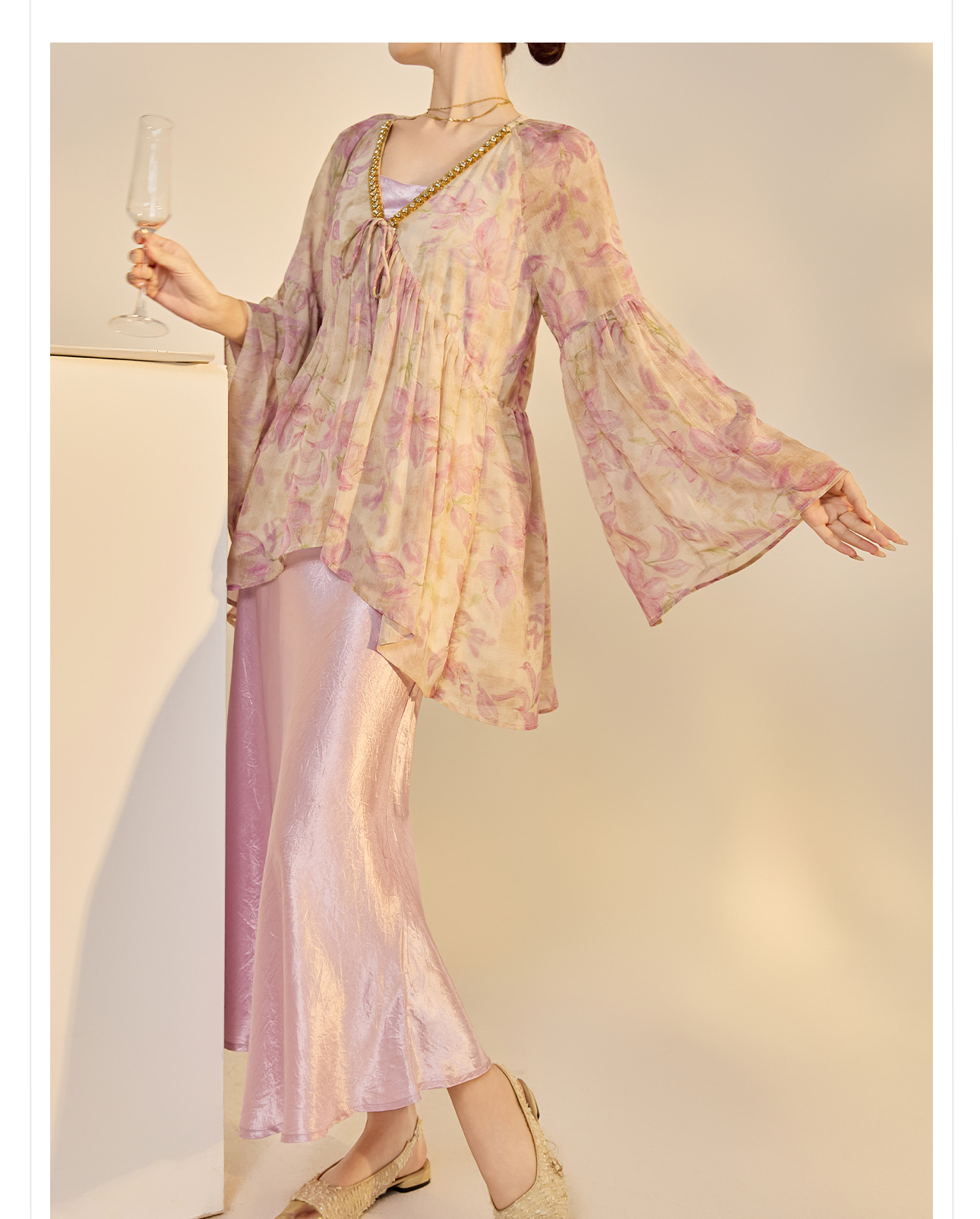 Áo kiểu nữ cổ V tay lồng đèn chất liệu chiffon phong cách Trung Hoa đính đá — màu tím nhạt chi tiết 14