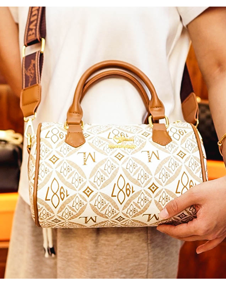 This year's popular cross-border handbag for women is the 2024 new printed letter texture light luxury Boston handbag and single-shoulder bag undefined