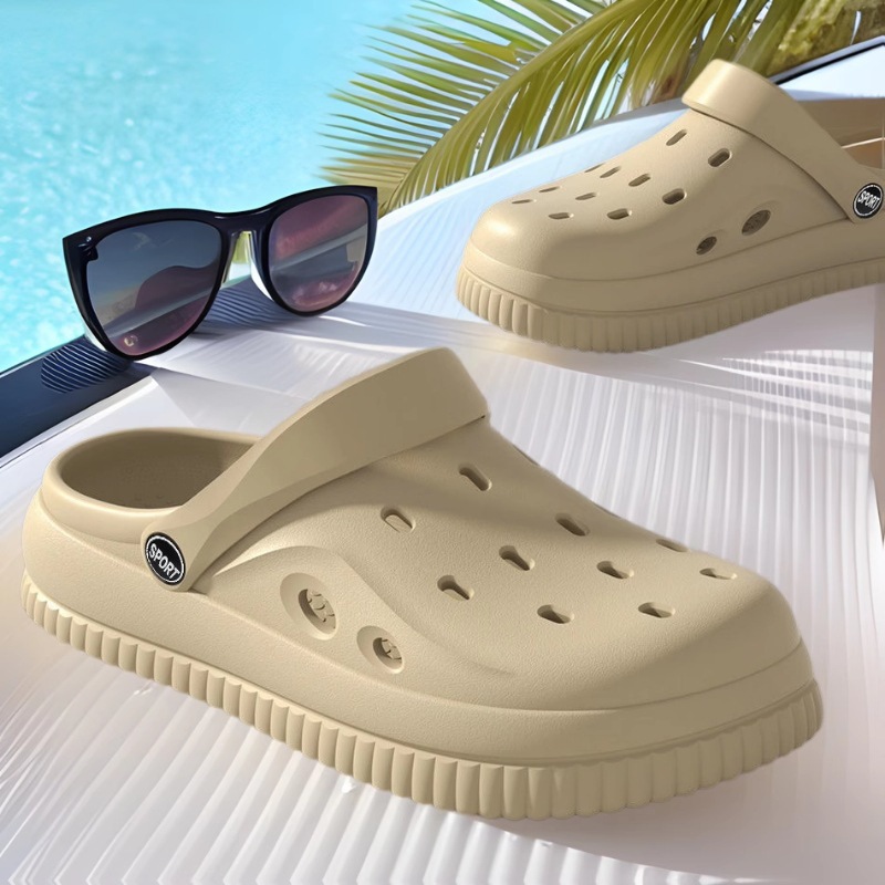 국경 간 구멍 신발 여성 여름 새 해변 신발 세련된 겉옷 샌들 및 슬리퍼 커플을위한 간단한 구멍 신발 샌들