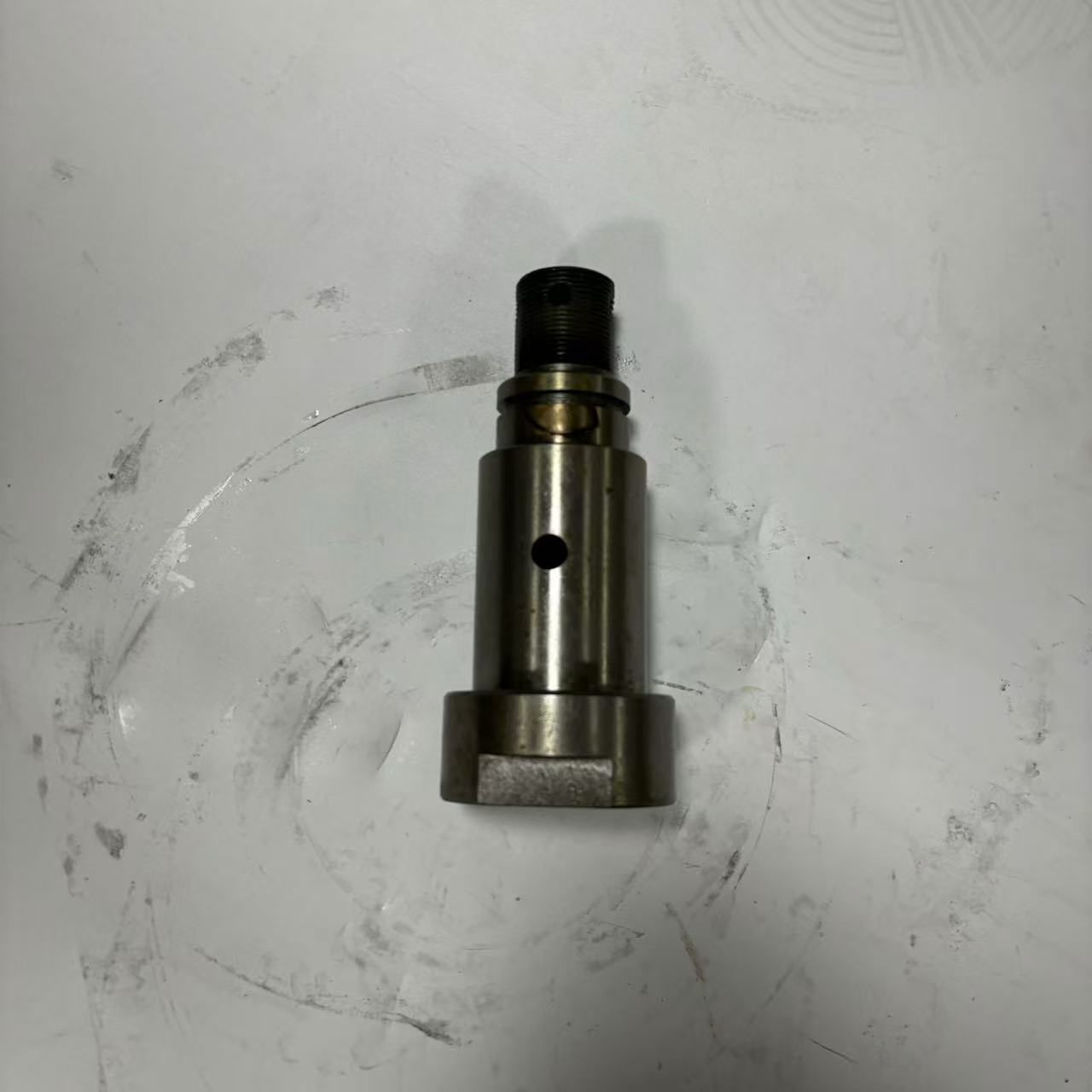 Heavy truck matching 153 2502Z33-506 idler shaft