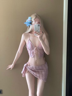 2025 new swimsuit ins style bikini three-piece set pure desire hot spring Korean small breast swimming high-end swimming