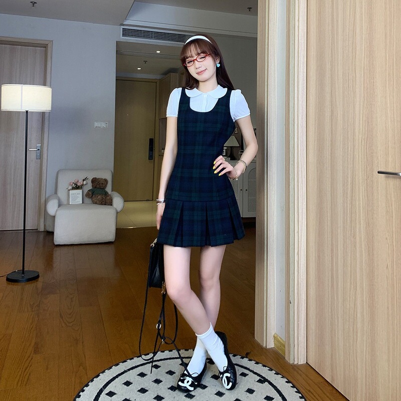 Unique and Beautiful College-Style Outfit for Women, Summer Doll-Collar Top, Plaid Dress, Complete Set for Petite Sizes