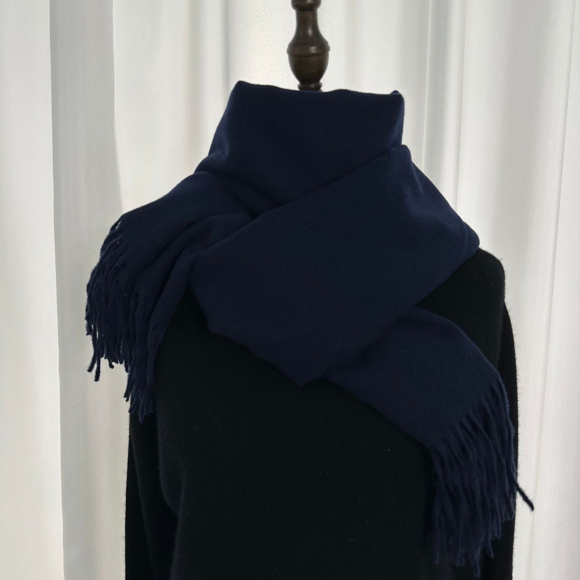 2023 nouveau monochrome pour femme, style décontracté japonais coréen, écharpe chaude, châle à la mode, peau de mouton d'automne et d'hiver_voghion.com