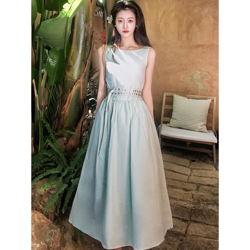 Sweet and Ladylike Sun-Protective Cardigan Top Paired with a Slim-Fitting Dress, Women's Summer Casual Everyday Outfit Sweet and Ladylike Sun-Protective Cardigan Top Paired with a Slim-Fitting Dress, Women's Summer Casual Everyday Outfit