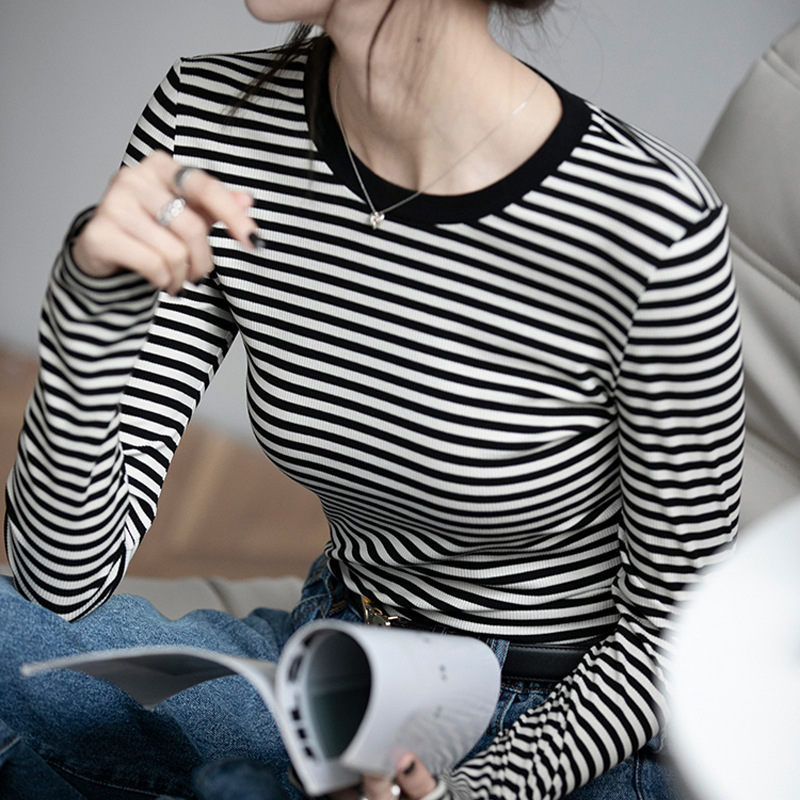 고급 순면 스트라이프 배색 라운드넥 슬림핏 여성용 베이스 레이어 티셔츠 2026 가을 신상 긴팔 만능 이너웨어 티셔츠