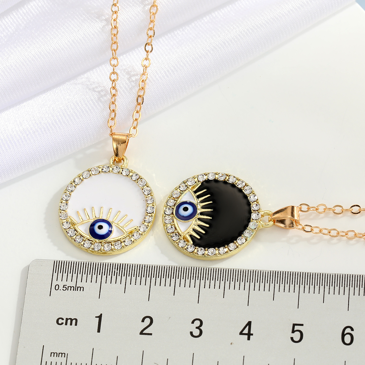Europe and America Cross Border New Accessories Personality Fashion Black and White Eyelash Eyes Dia