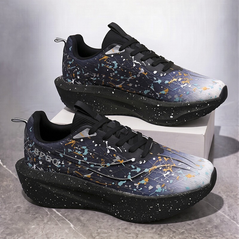 Cheap and lightweight men's sports shoes, large size, suitable for teenagers, marathon running shoes, carbon plate couple shoes, luminous running shoes