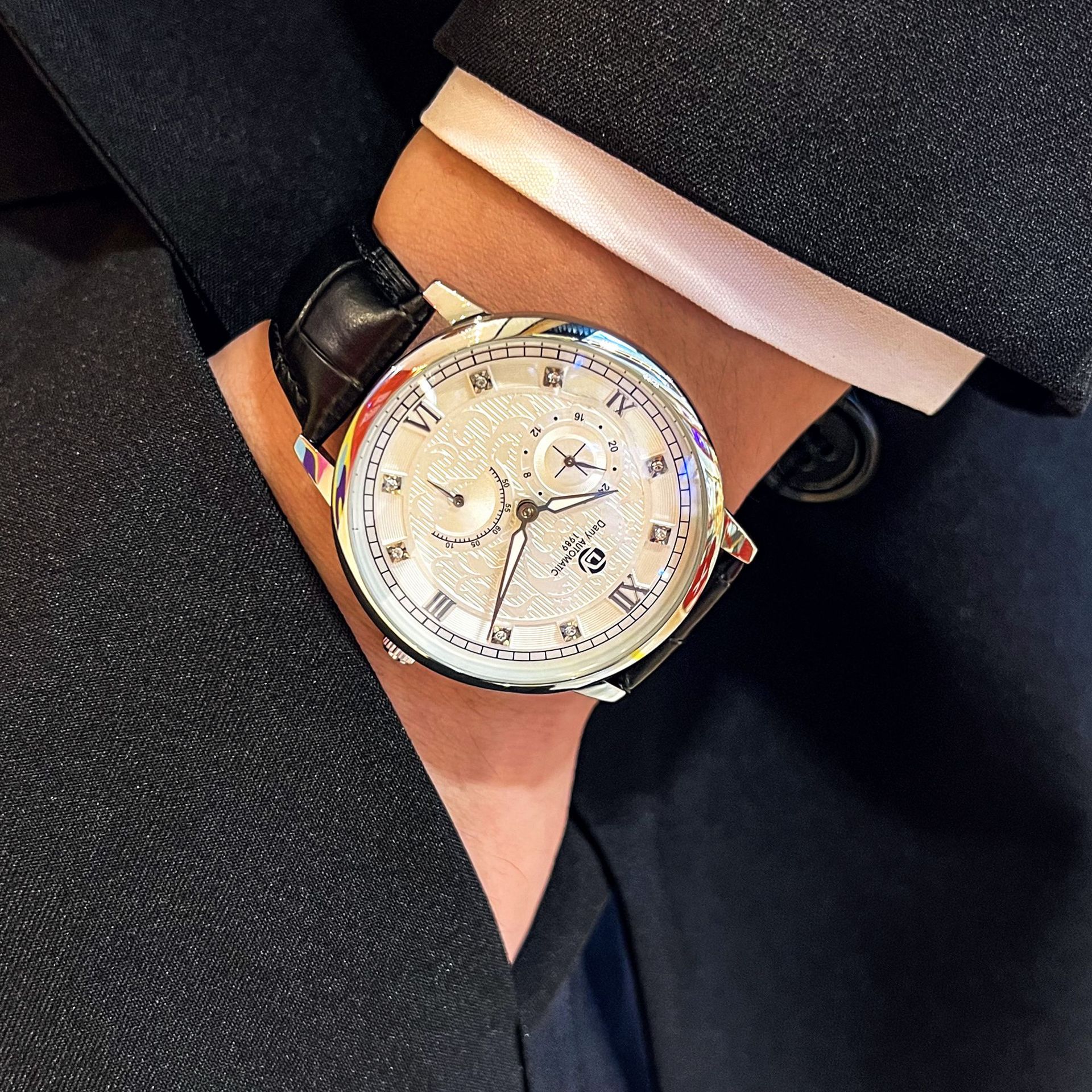 Relief Point Drill Fully Automatic Mechanical Simple White Versatile Men's Watch 24-Hour Small Second Dial 4 Hands_voghion.com