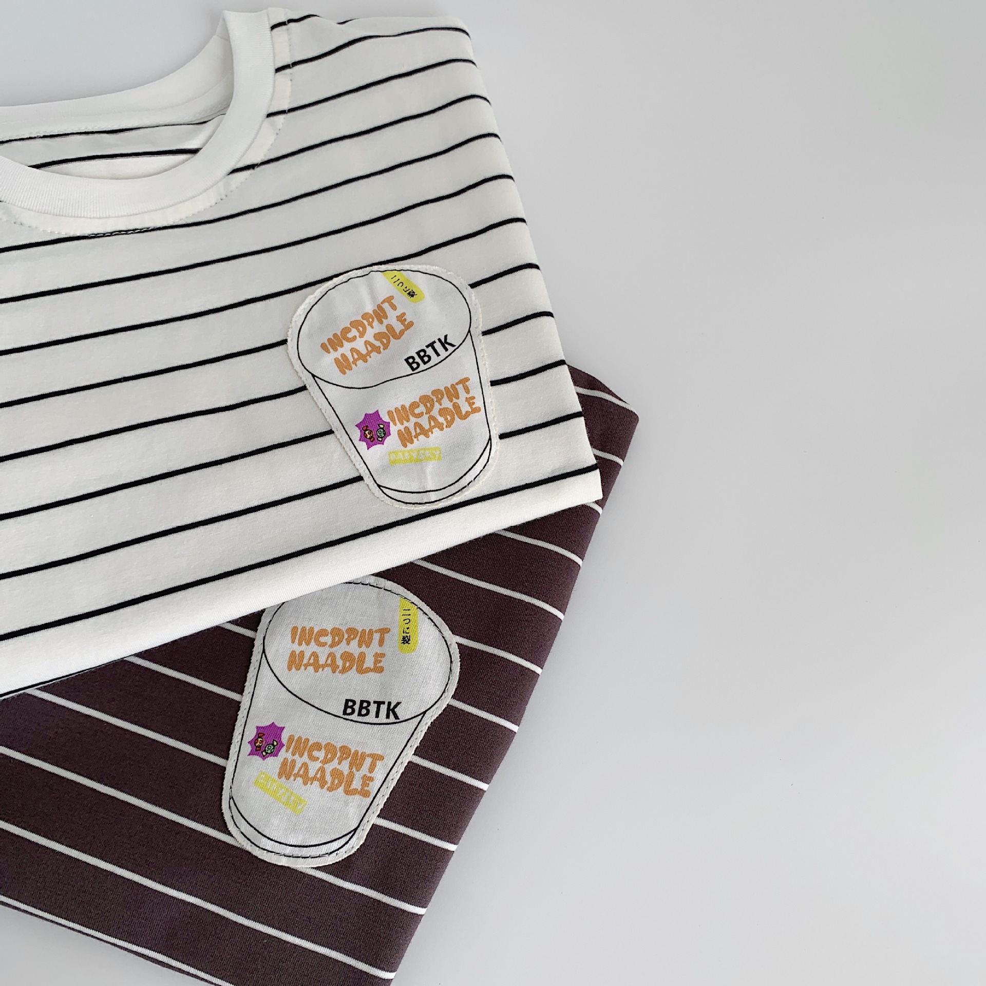 [Precio especial diario de 14,99 RMB] Mai Bao Niños camiseta de mangas cortas de verano 2025 mujeres y hombres bebés chaqueta rayada de moda